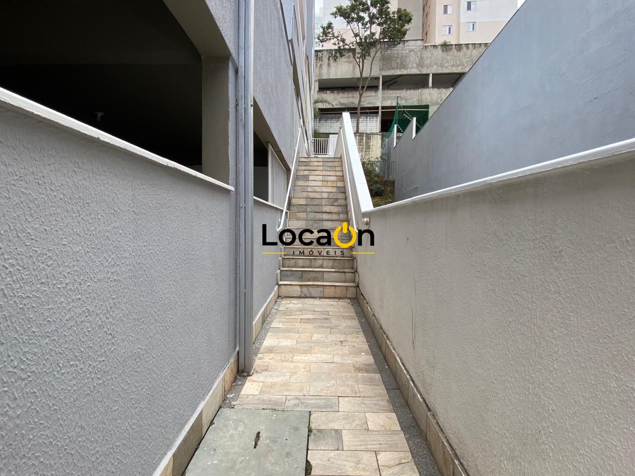 ALUGA-SE apartamento com 4 quartos no bairro Buritis em Belo Horizonte.