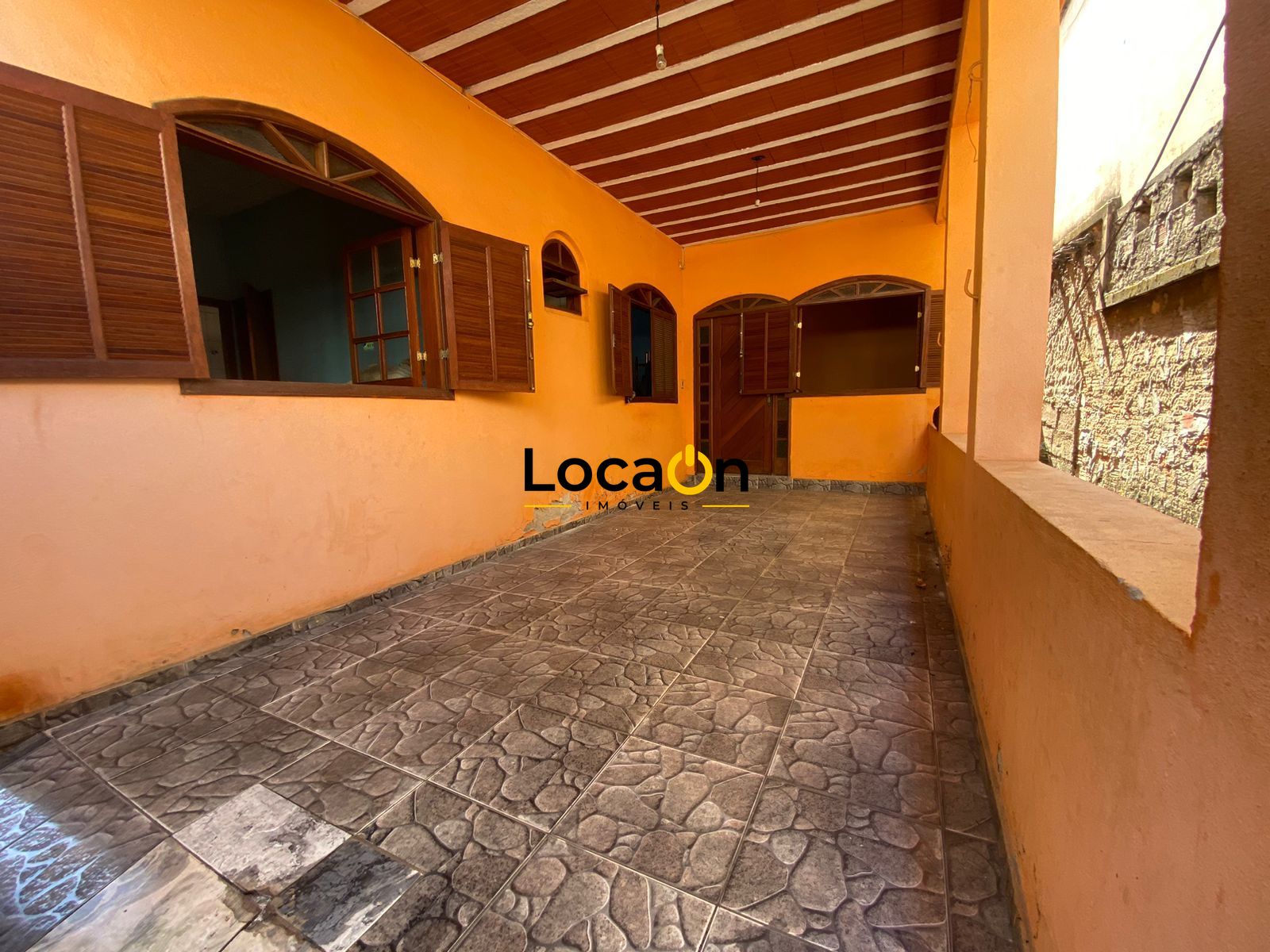 VENDE - Casa com 5 Quartos - Bairro Cidade Nova - Belo Horizonte