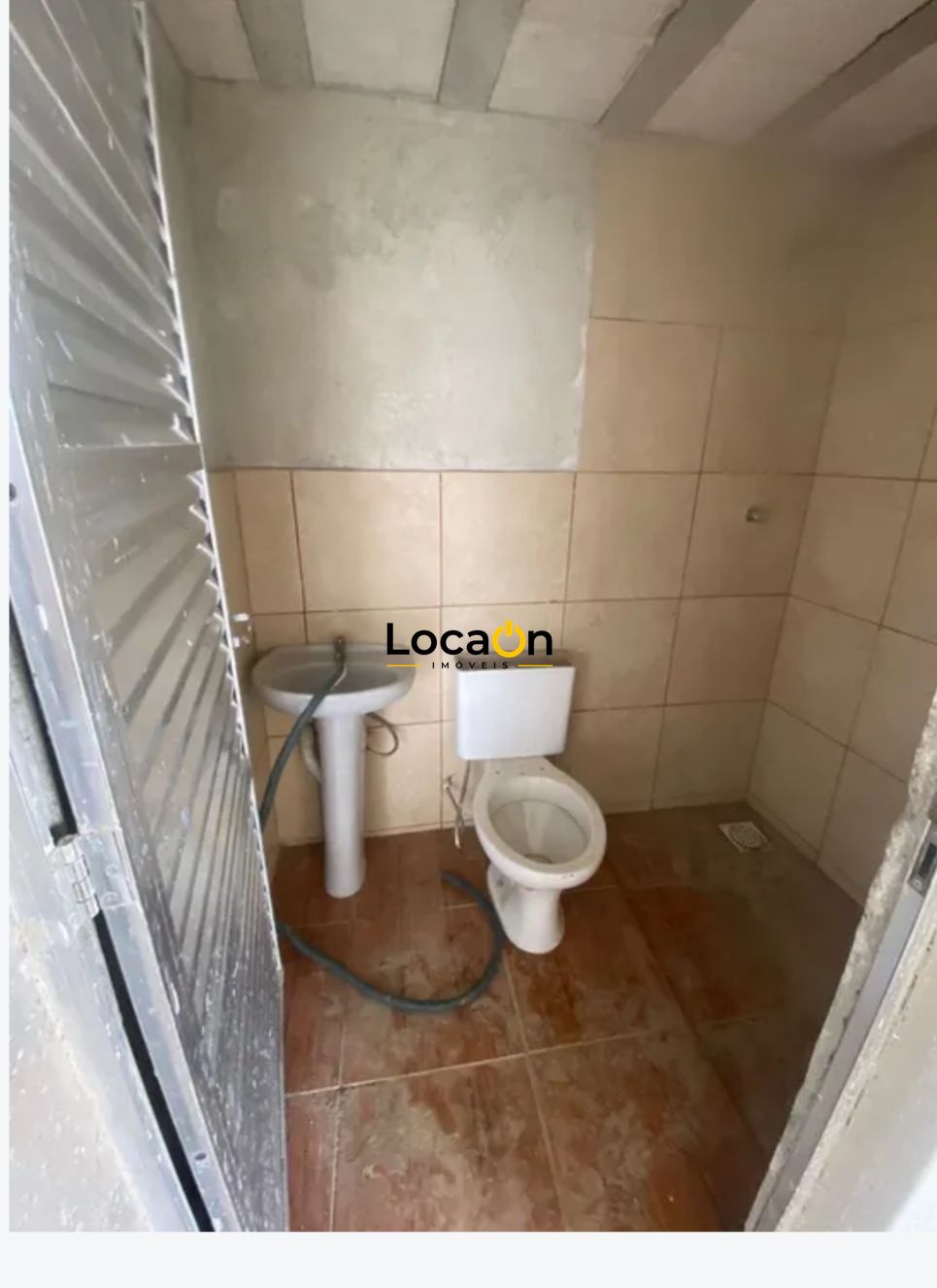 ALUGA - Galpão com 100m² no bairro Santa Maria em Vespasiano.