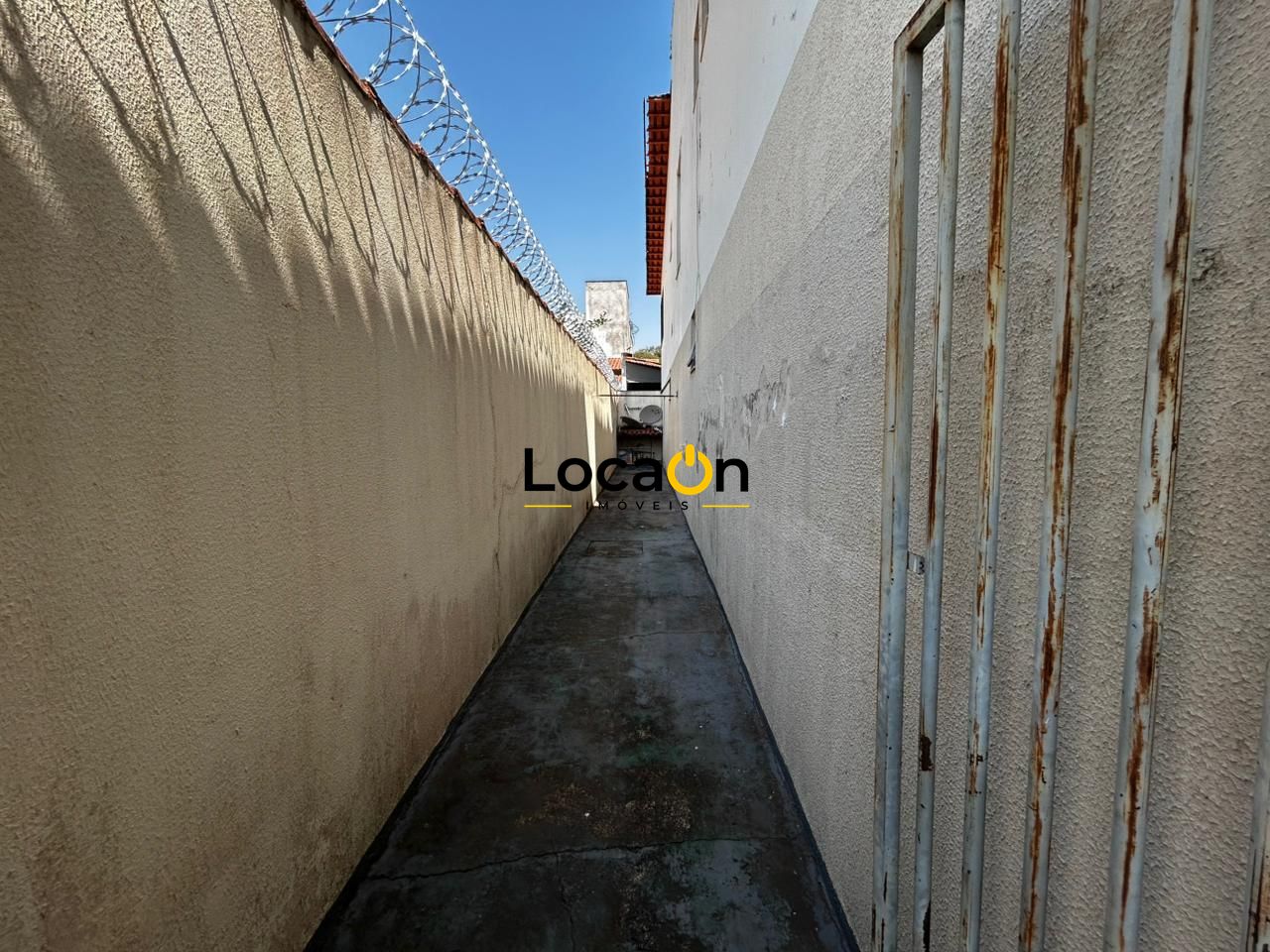 ALUGA - Casa/Sobrado 4 quartos com suítes - Bairro Jd Planalto - Goiânia
