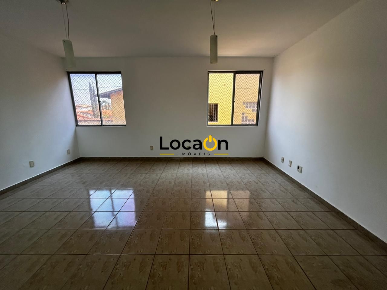 ALUGA - Casa/Sobrado 4 quartos com suítes - Bairro Jd Planalto - Goiânia