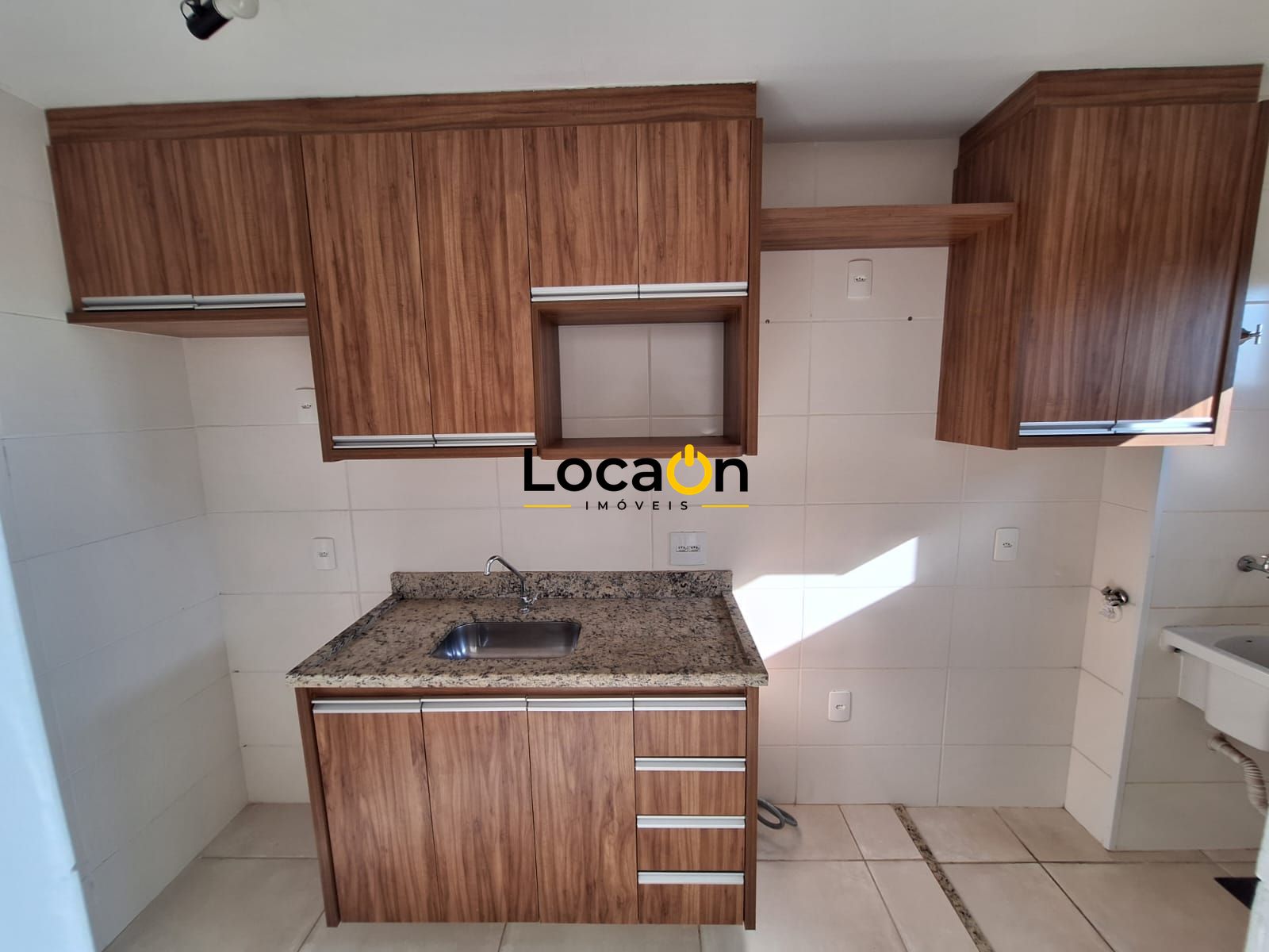 ALUGA- Apartamento 2 quartos, 1 banheiro, sacada localizado em Bonfim Paulista