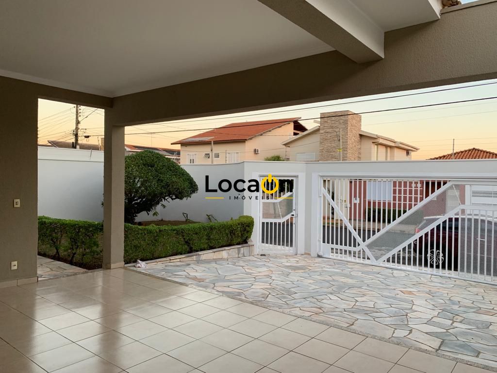 VENDE - Casa na Ribeirânia com 4 Dormitórios e Piscina