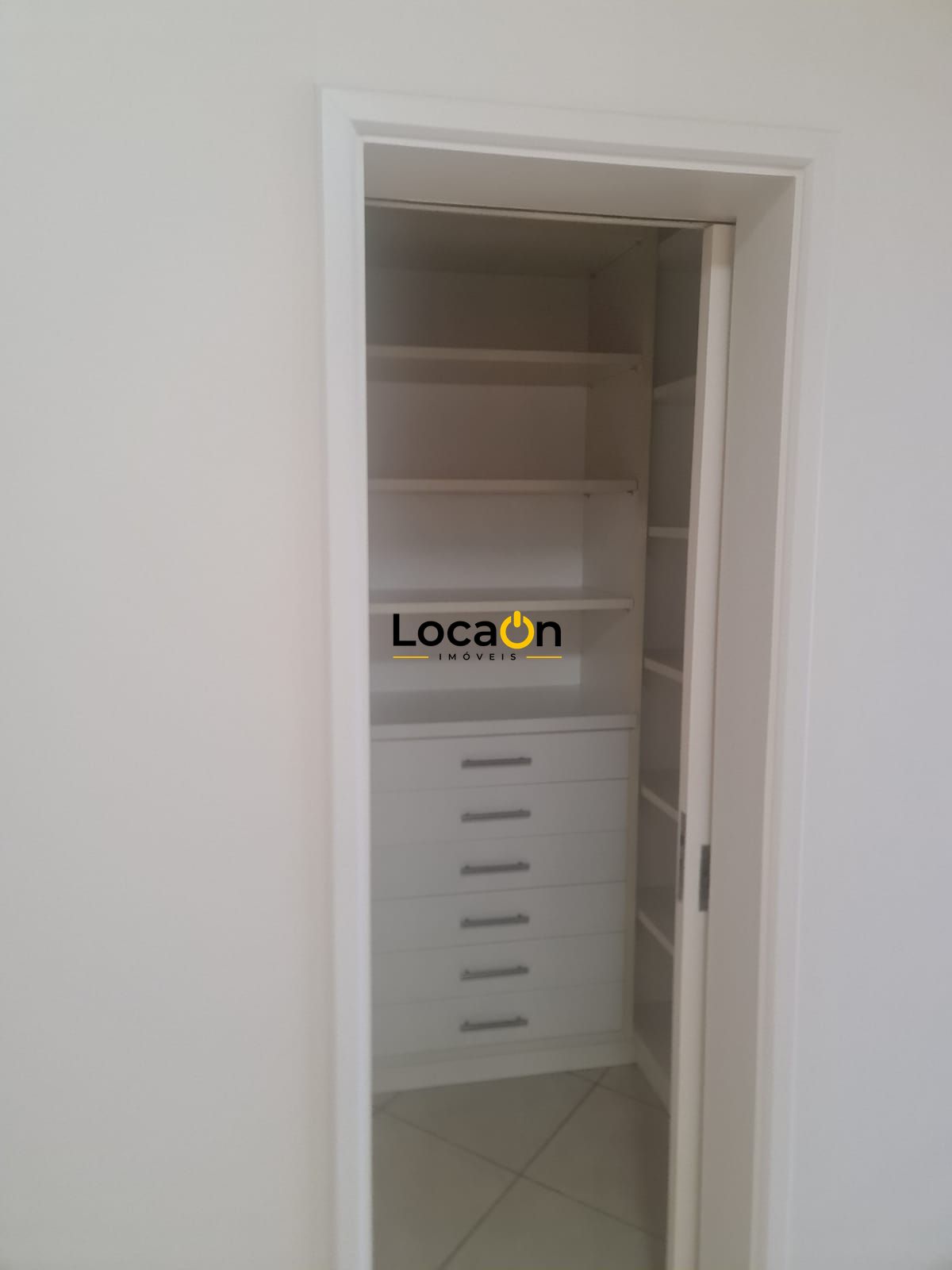 ALUGA - Apartamento com 4 Suítes, 317 m², "Edifício Barão Da Una" Centro - Ribei