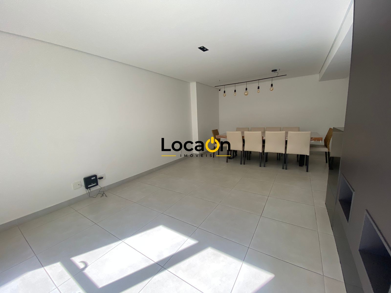 VENDE apartamento com 1 quarto no bairro de Lourdes em Belo Horizonte.