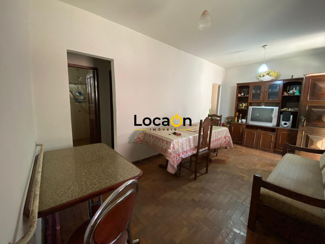 VENDE - Casa com 5 Quartos - Bairro Cidade Nova - Belo Horizonte