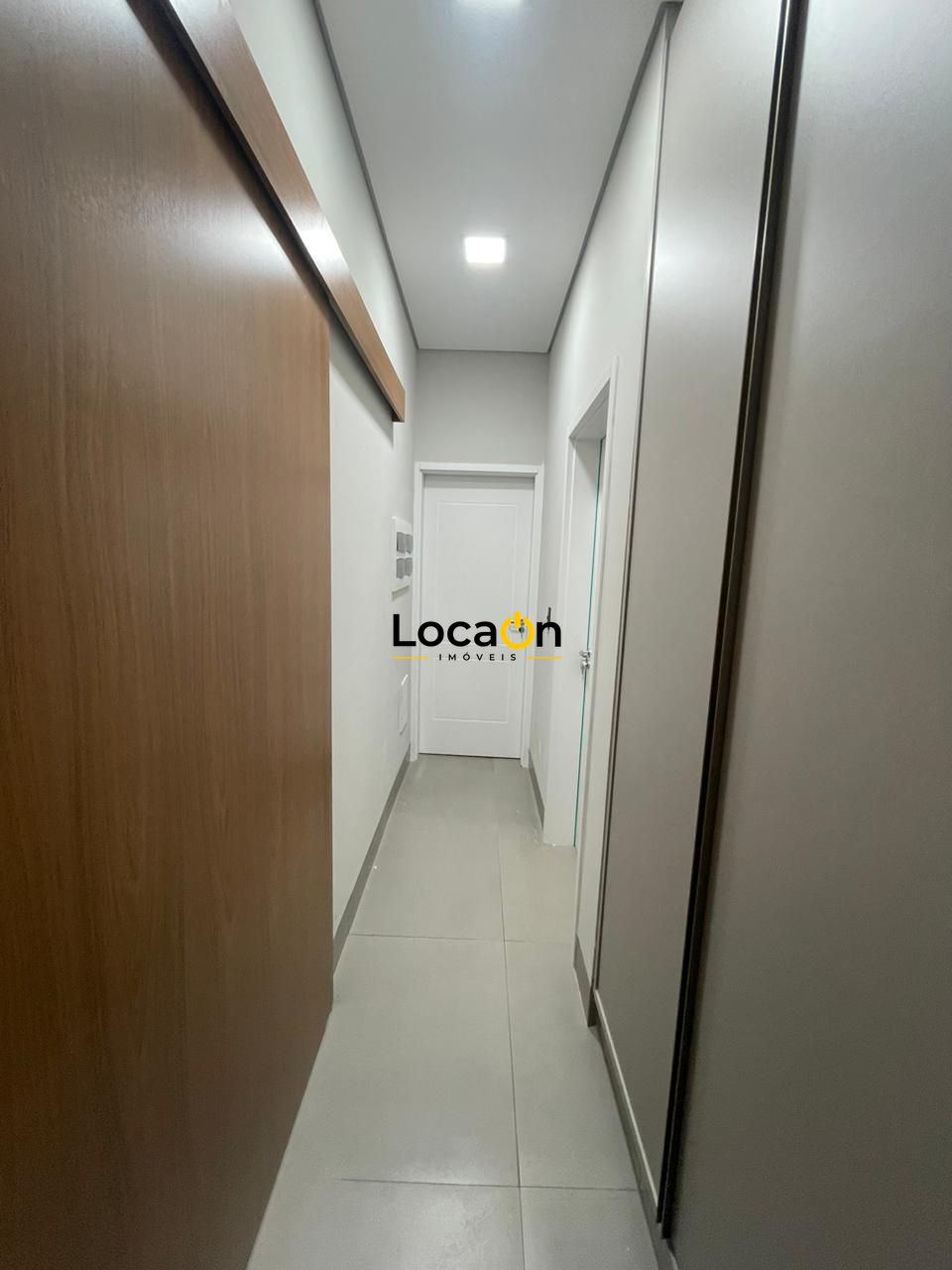 VENDE - Casa em condomínio - 3 suites com closet 4 garagens - Jardim Valência/RP