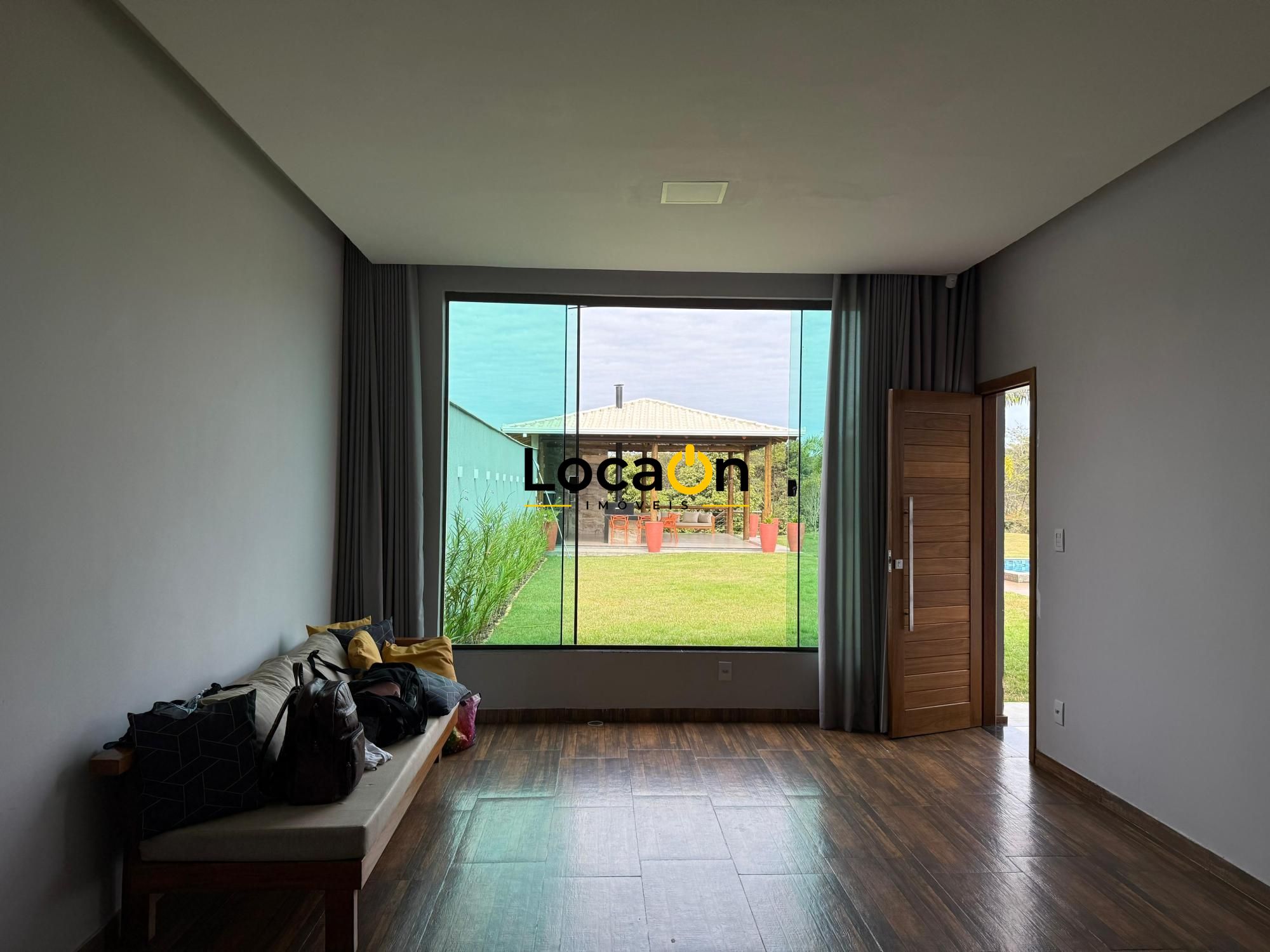 VENDE - Sitio em Esmeraldas-MG com Casa de luxo.