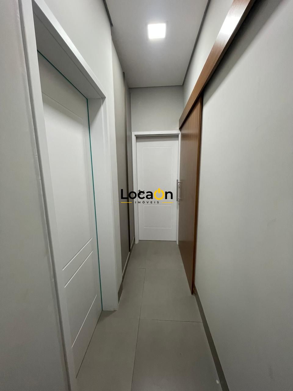 VENDE - Casa em condomínio - 3 suites com closet 4 garagens - Jardim Valência/RP