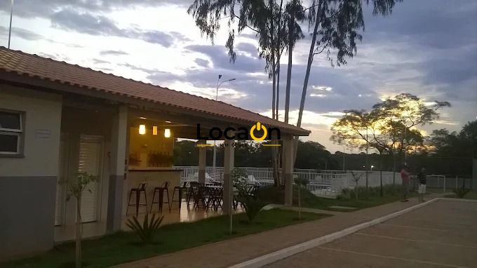 ALUGA- Apto 2 dormitórios com ar condicionado e vaga de garagem