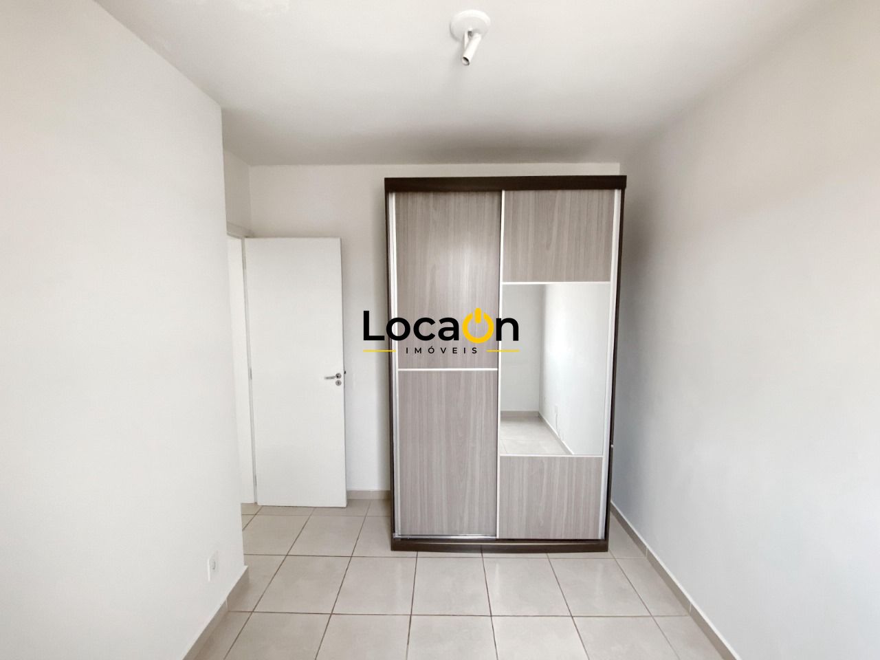 VENDE - Apartamento, 2 quartos com armarios, cozinha americana - City Ribeirão