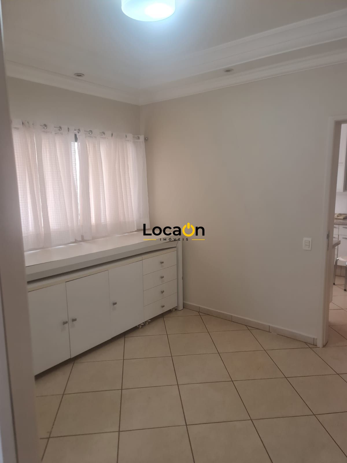 ALUGA - Apartamento com 4 Suítes, 317 m², "Edifício Barão Da Una" Centro - Ribei