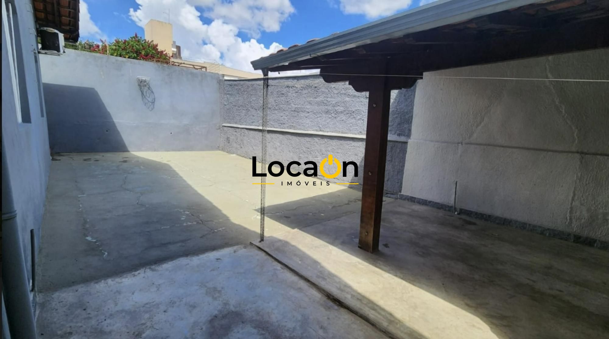 ALUGA-SE casa comercial com 3 quartos no bairro Castelo em Belo Horizonte