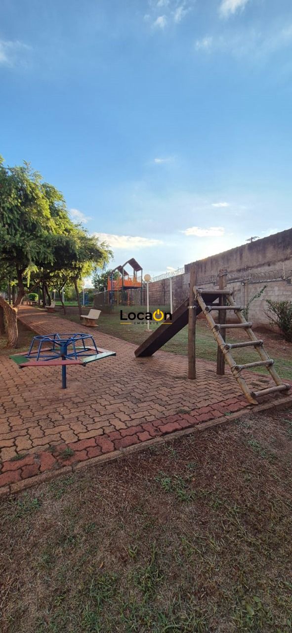 VENDE - Apartamento em condomineo - 2 Dormitórios