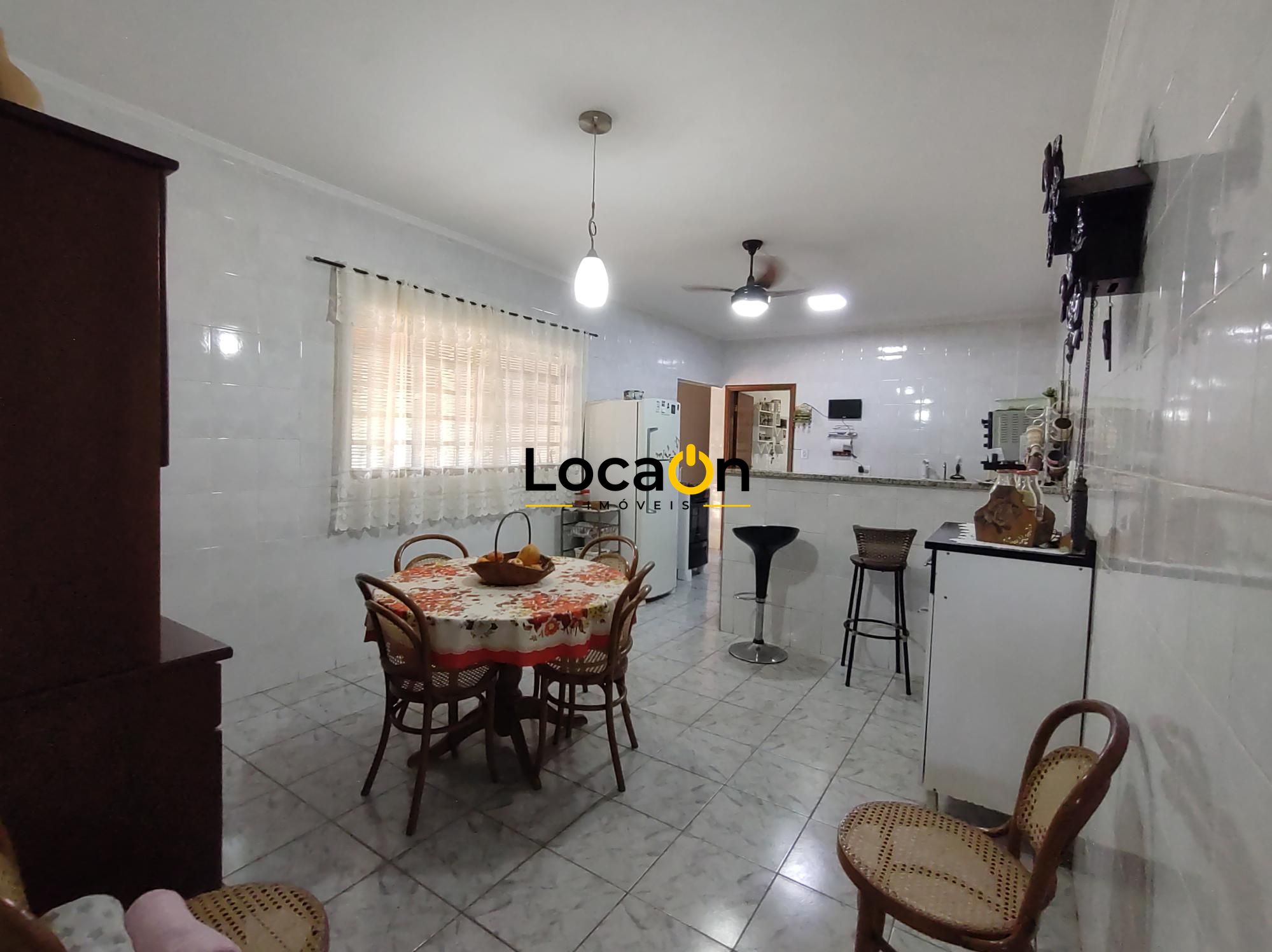 ALUGA ou VENDE - Casa com piscina no Jardim América - Araraquara/SP