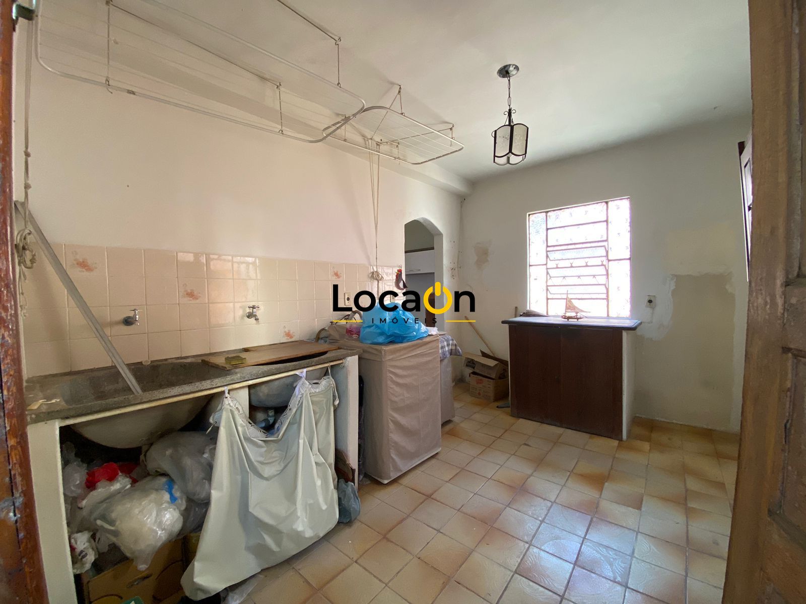 VENDE - Casa com 5 Quartos - Bairro Cidade Nova - Belo Horizonte