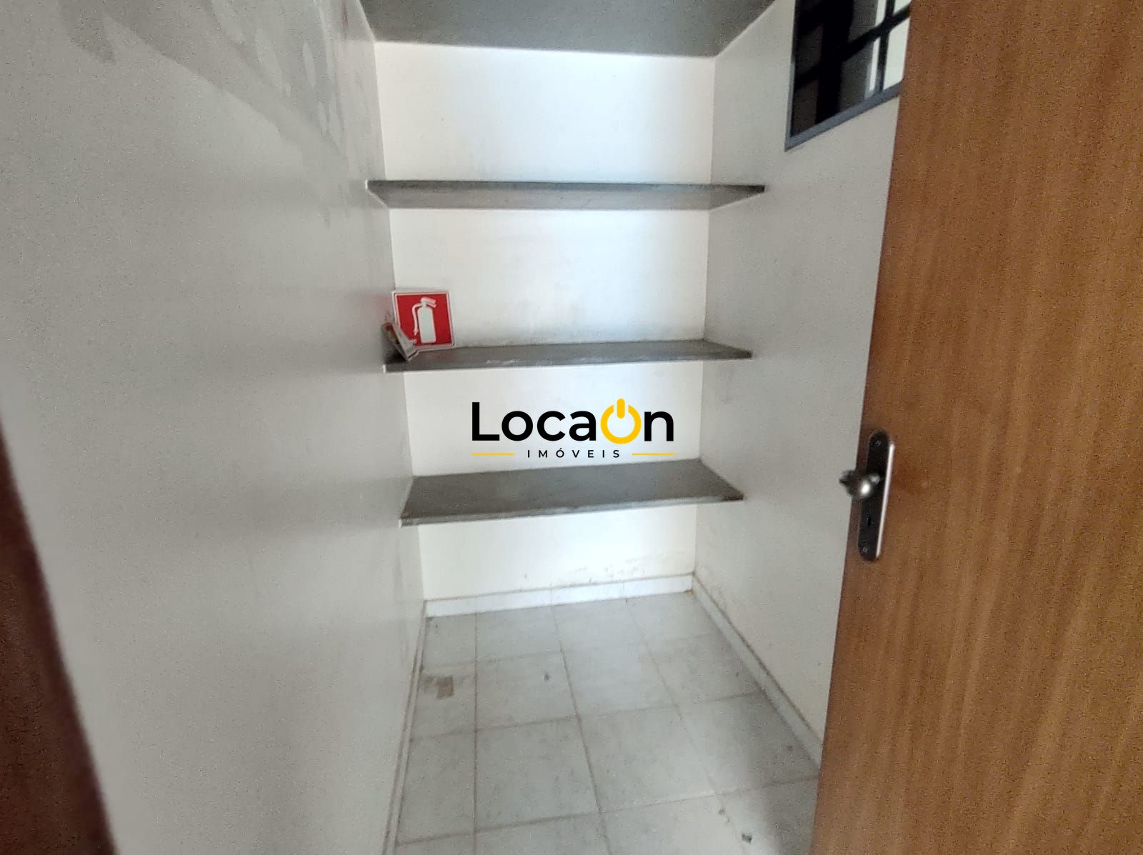 ALUGA - Casa Comercial ou Residencial Mobiliada na Ribeirânia com 8 salas e Rece