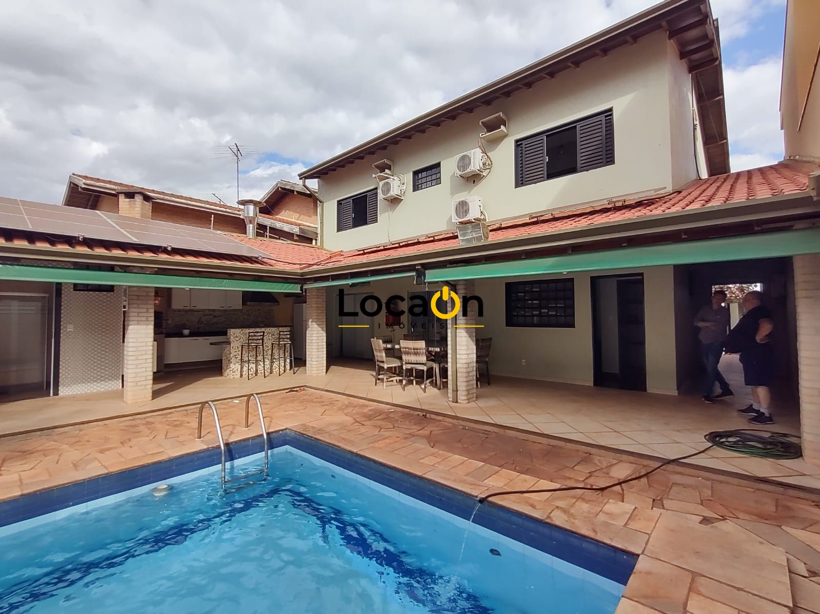 ALUGA - Casa Comercial ou Residencial Mobiliada na Ribeirânia com 8 salas e Rece