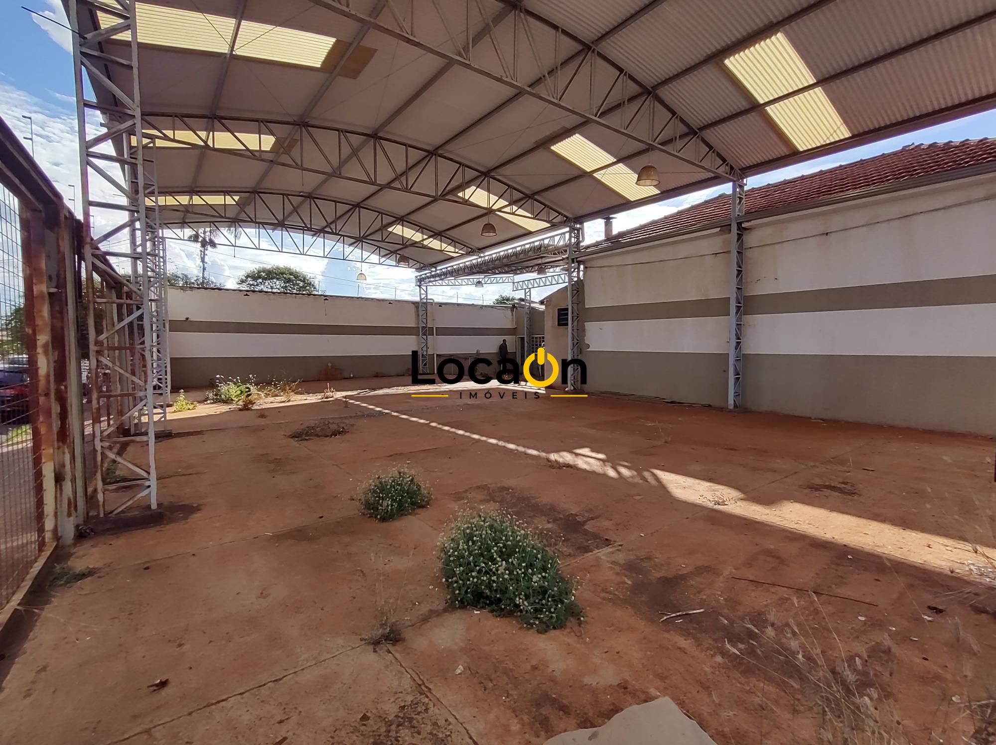 ALUGA - Barracão 300m² no centro Araraquara SP
