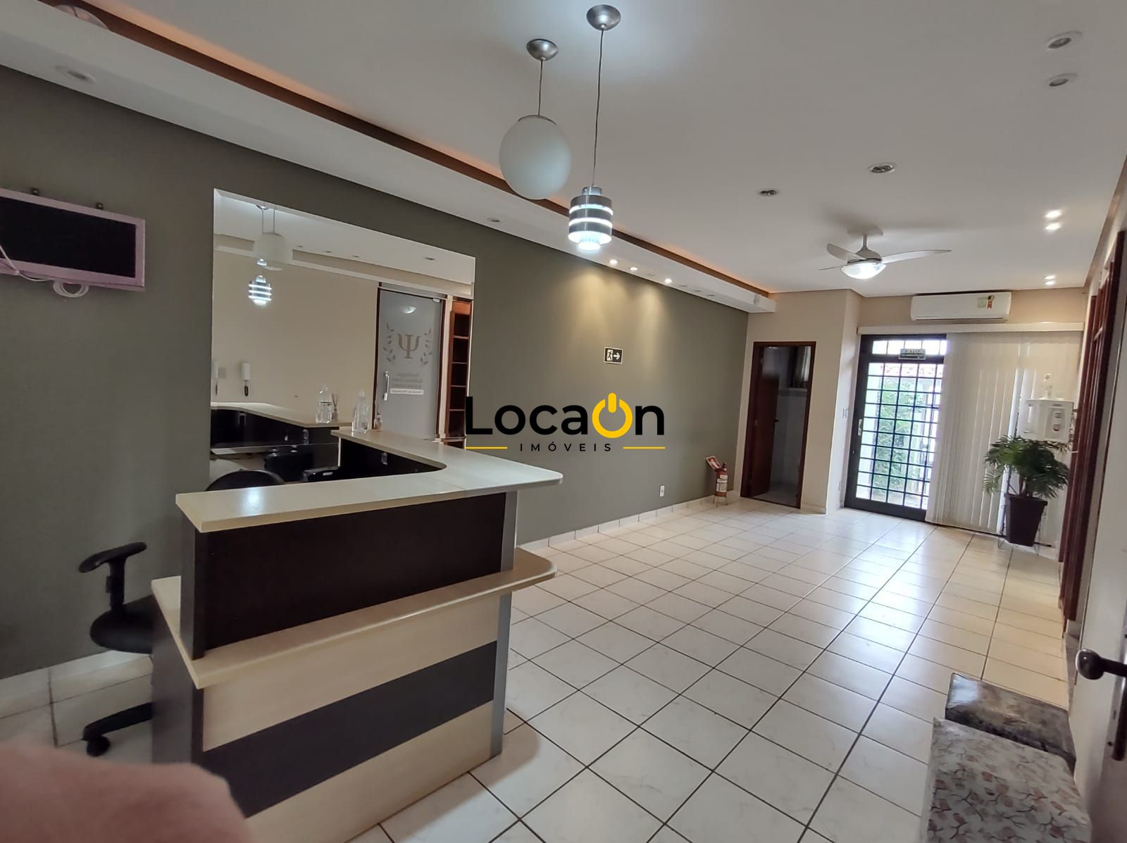 ALUGA - Casa Comercial ou Residencial Mobiliada na Ribeirânia com 8 salas e Rece