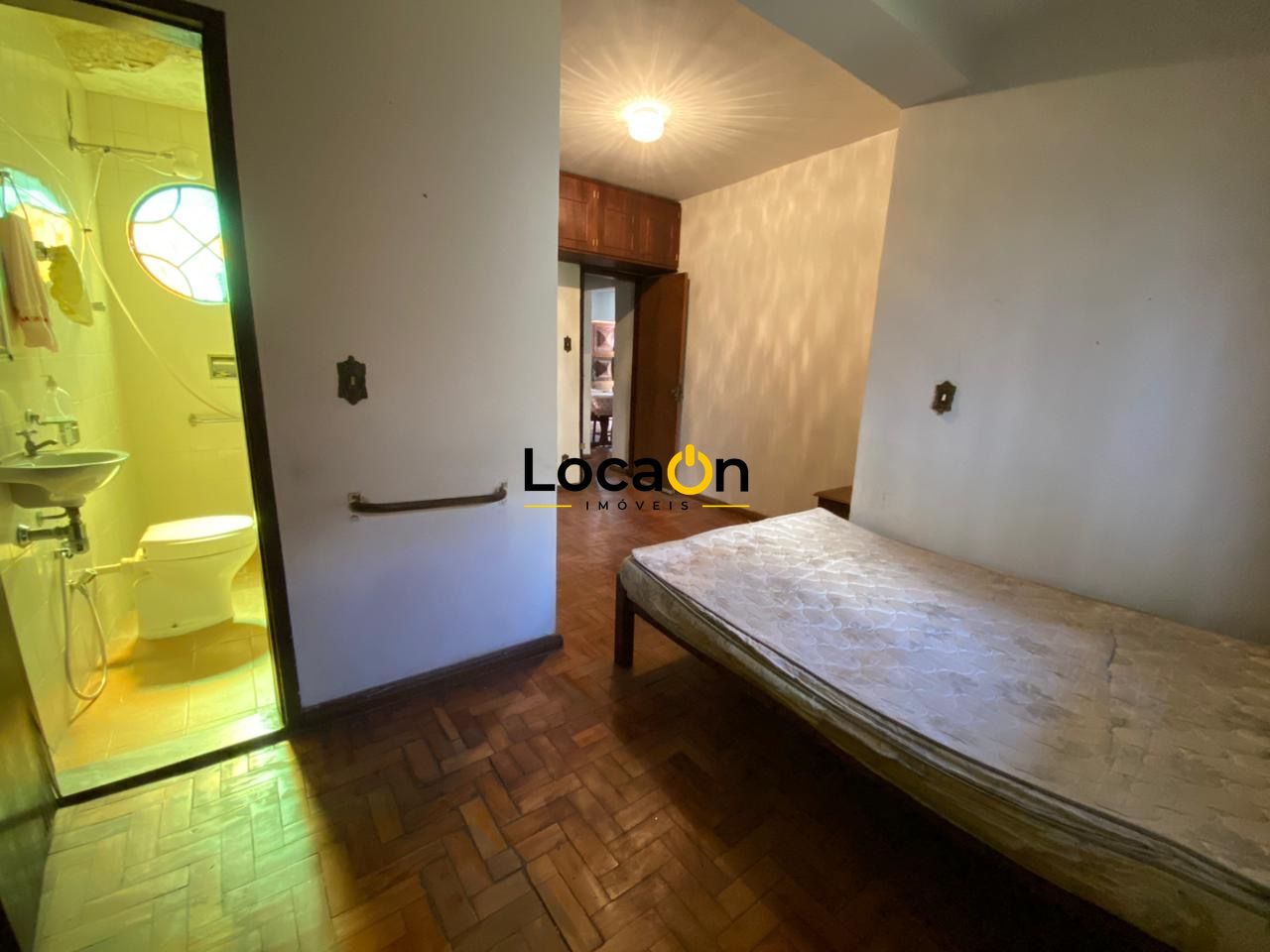 VENDE - Casa com 5 Quartos - Bairro Cidade Nova - Belo Horizonte