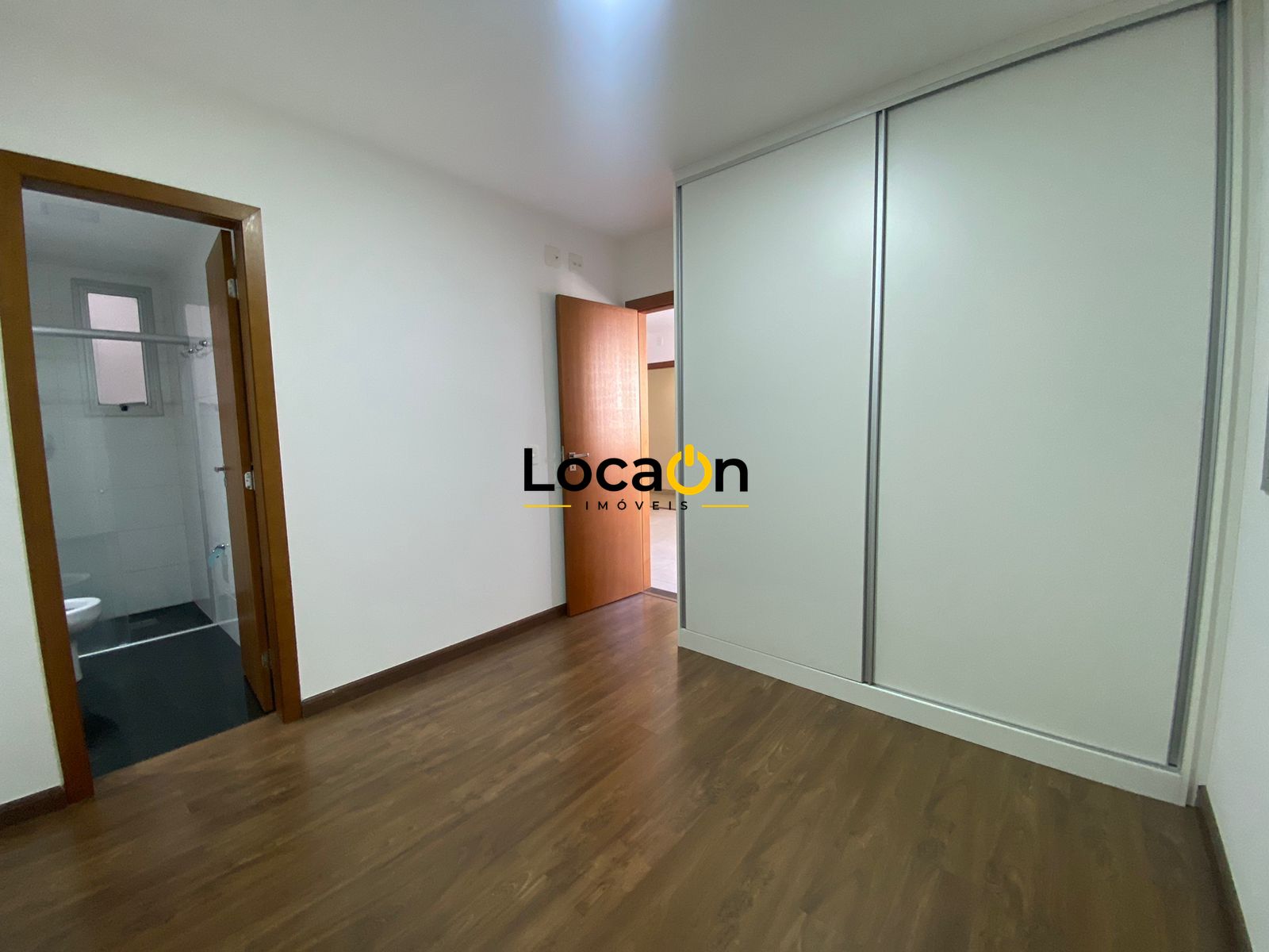 VENDE apartamento com 1 quarto no bairro de Lourdes em Belo Horizonte.