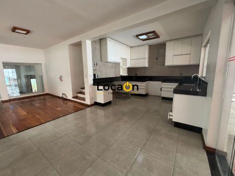 ALUGA - Casa Comercial ou Residencial no bairro Castelo em Belo Horizonte.