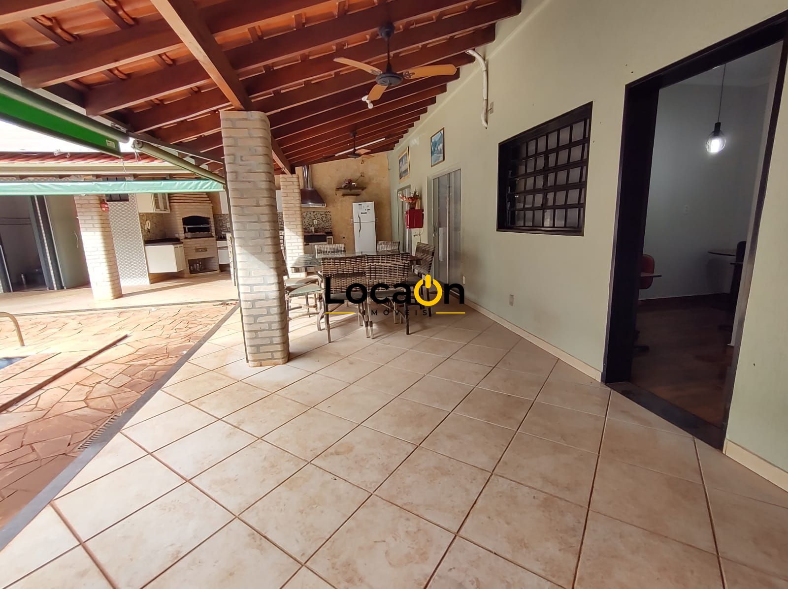 ALUGA - Casa Comercial ou Residencial Mobiliada na Ribeirânia com 8 salas e Rece
