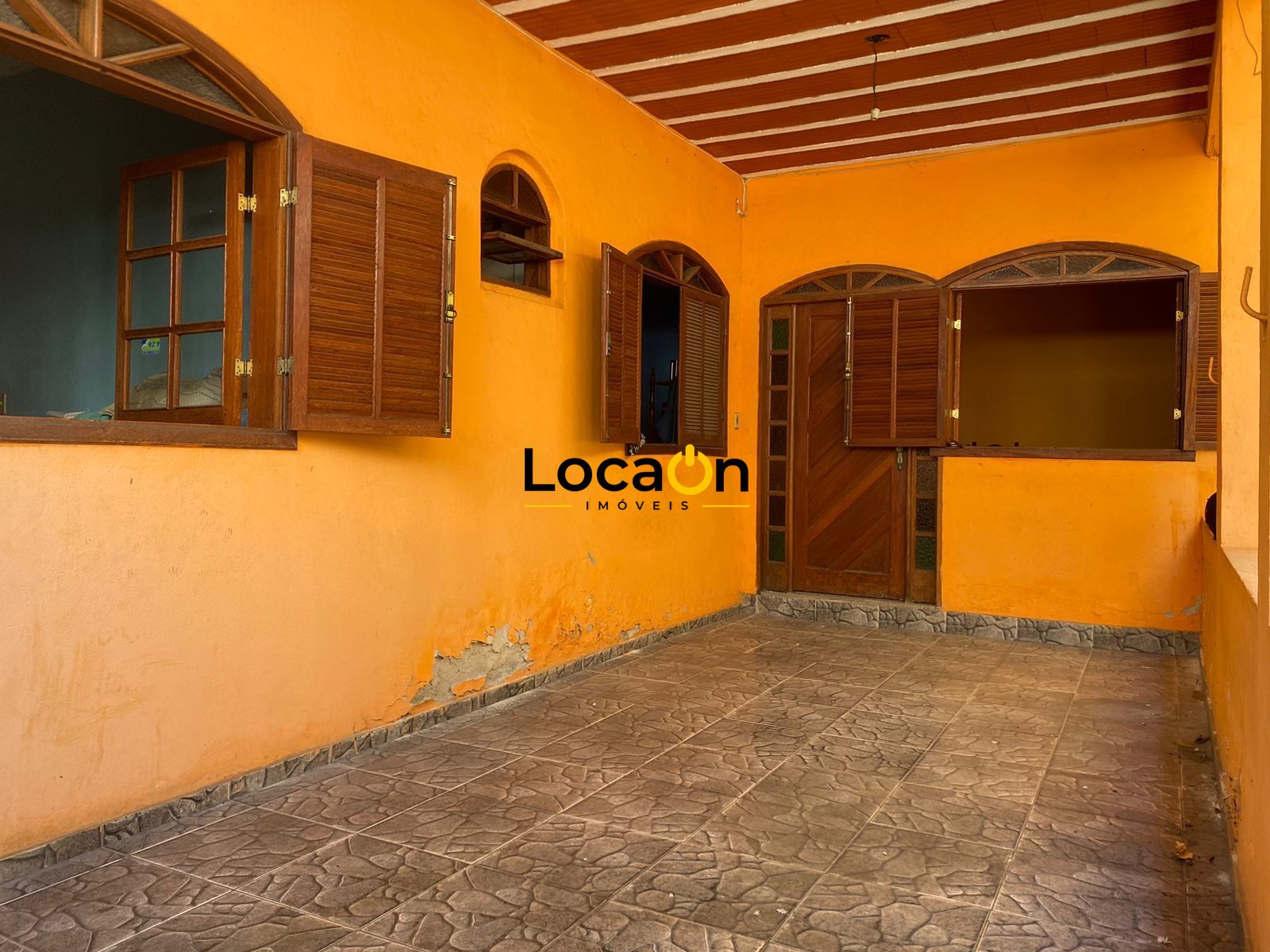 VENDE - Casa com 5 Quartos - Bairro Cidade Nova - Belo Horizonte