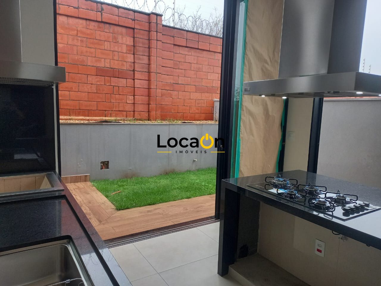 VENDE - Casa em condomíneo fechado - 3 siotes - Bonfim Paulista - 258m²