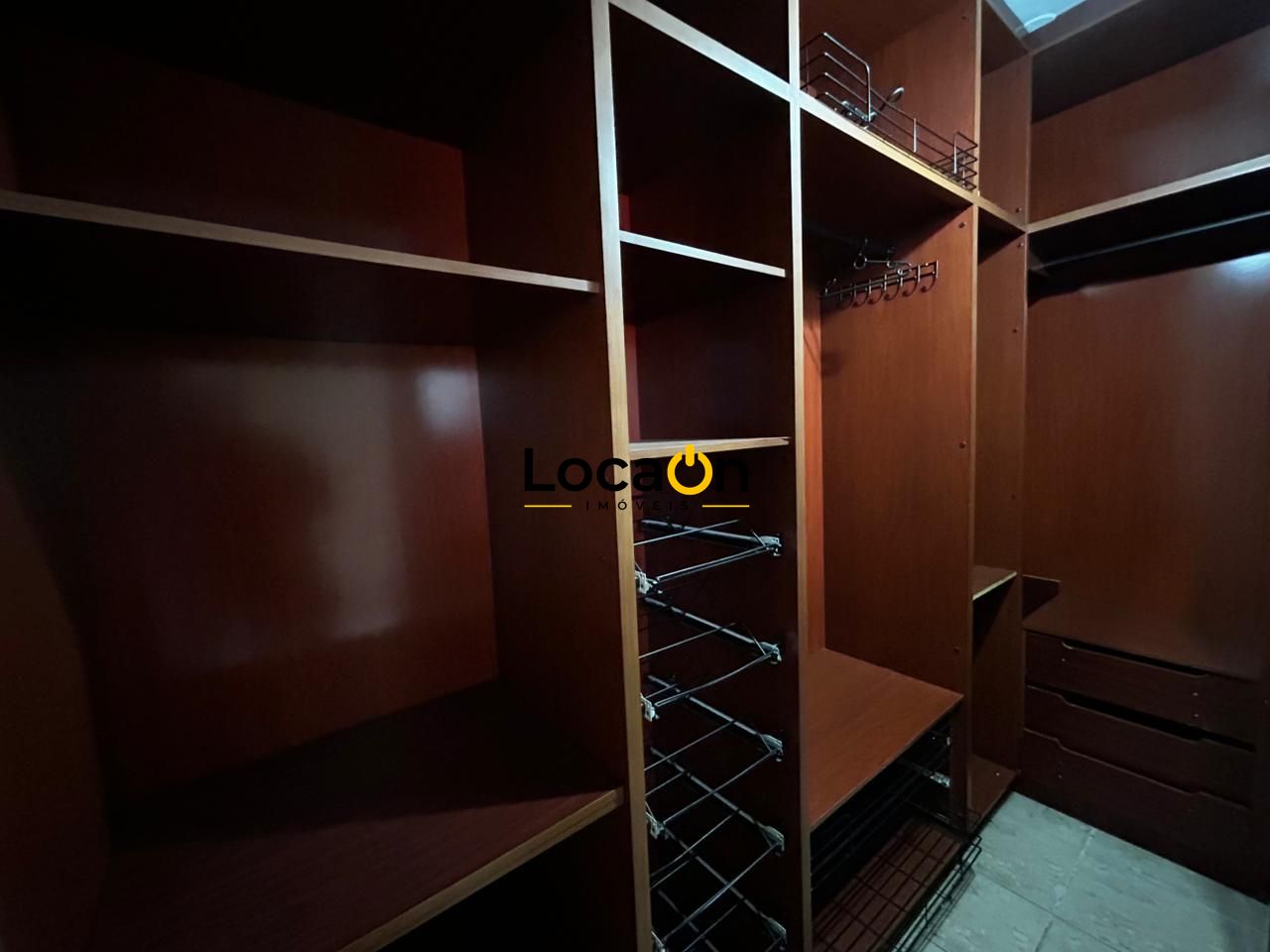 ALUGA - Casa/Sobrado 4 quartos com suítes - Bairro Jd Planalto - Goiânia