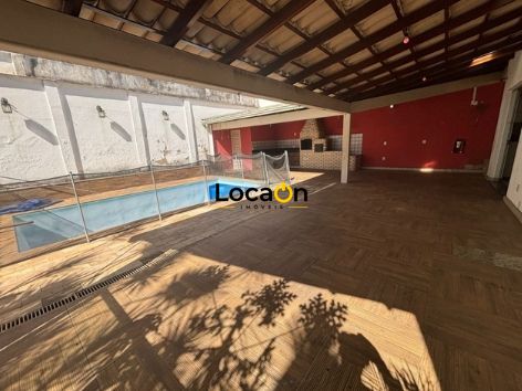 ALUGA - Casa Comercial ou Residencial no bairro Castelo em Belo Horizonte.