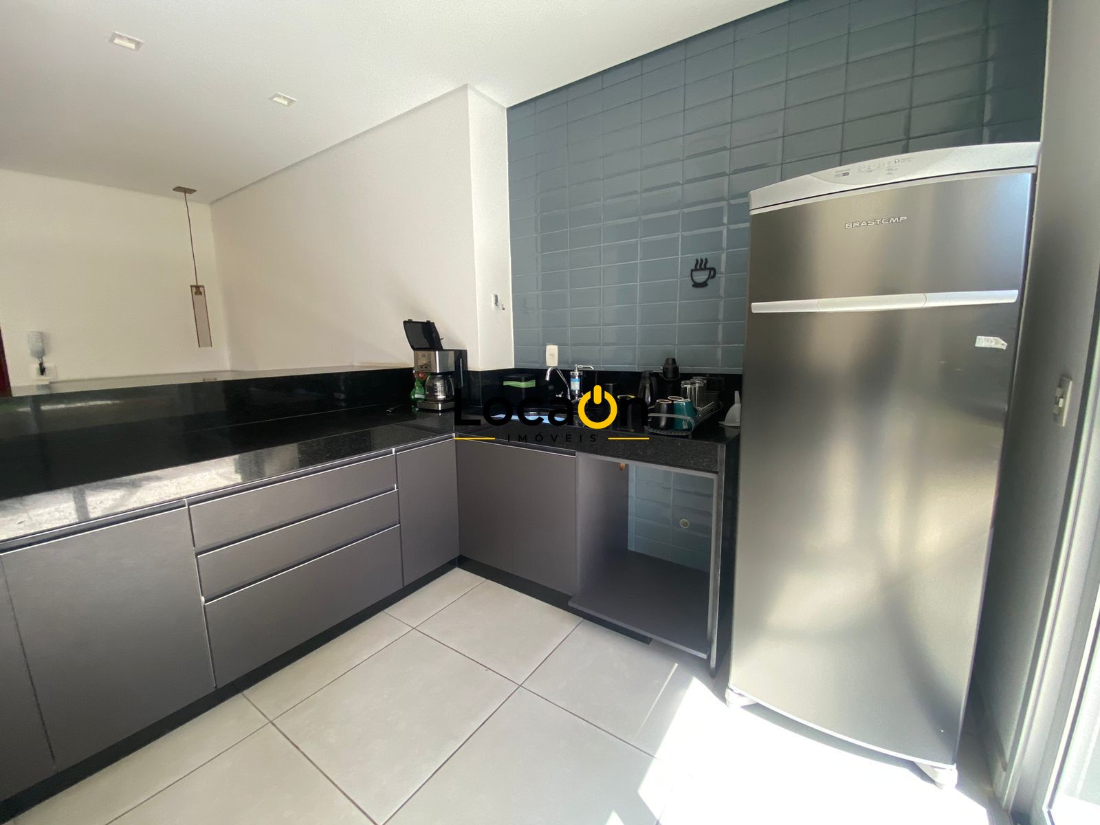 VENDE apartamento com 1 quarto no bairro de Lourdes em Belo Horizonte.