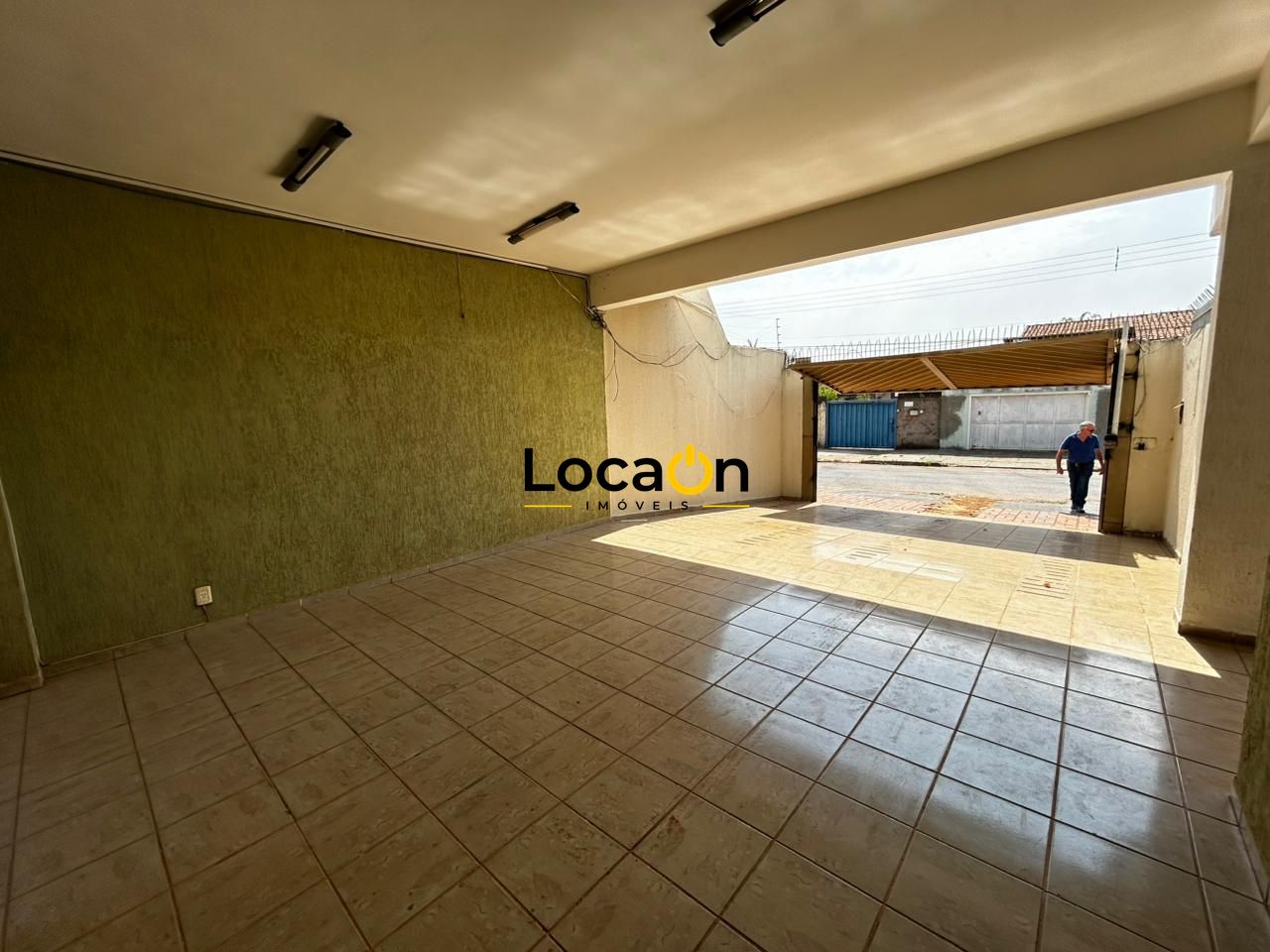 ALUGA - Casa/Sobrado 4 quartos com suítes - Bairro Jd Planalto - Goiânia