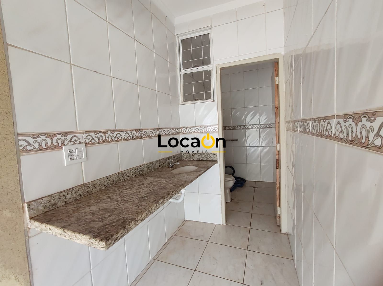 VENDE Casa 3 Dormitórios com Piscina em Ribeirão Preto