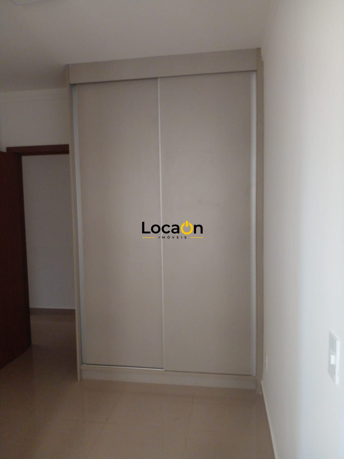 ALUGA - Apartamento c/ 3 Suítes, 121 m², "Edifício Barcelona" no Nova Aliança -