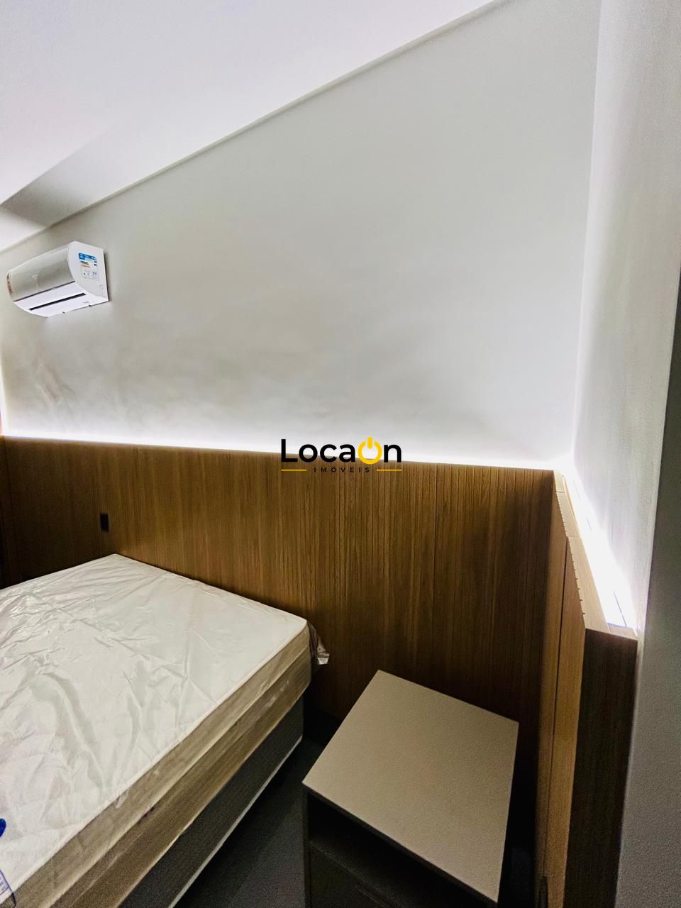 ALUGA - Studio Semi-mobiliado no Jardim Botânico - Cond. Le Mond Parc