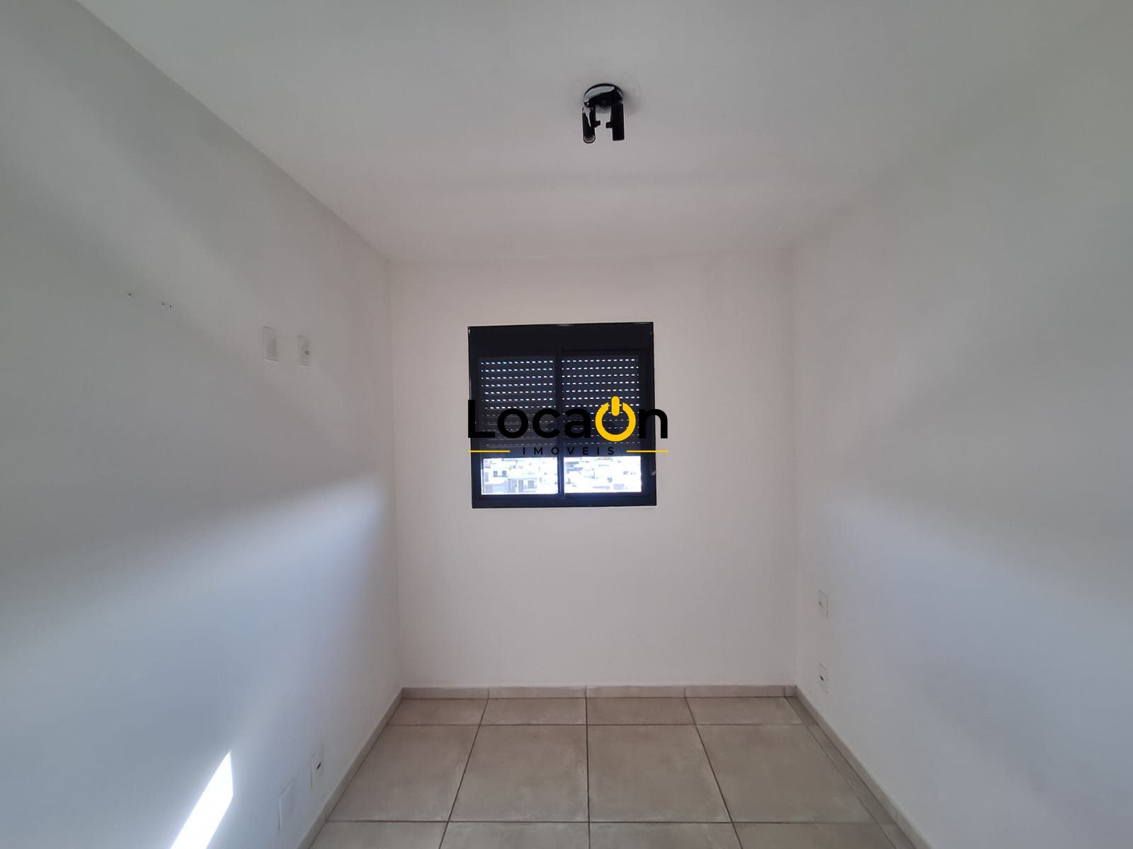 ALUGA- Apartamento 2 quartos, 1 banheiro, sacada localizado em Bonfim Paulista