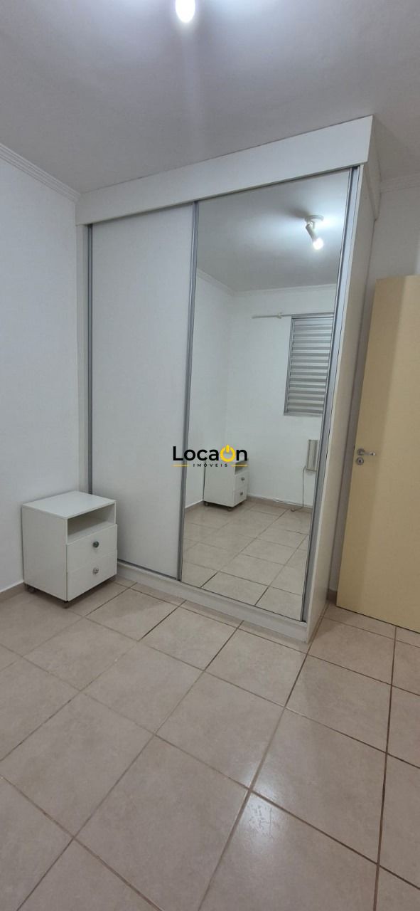 VENDE - Apartamento em condomineo - 2 Dormitórios