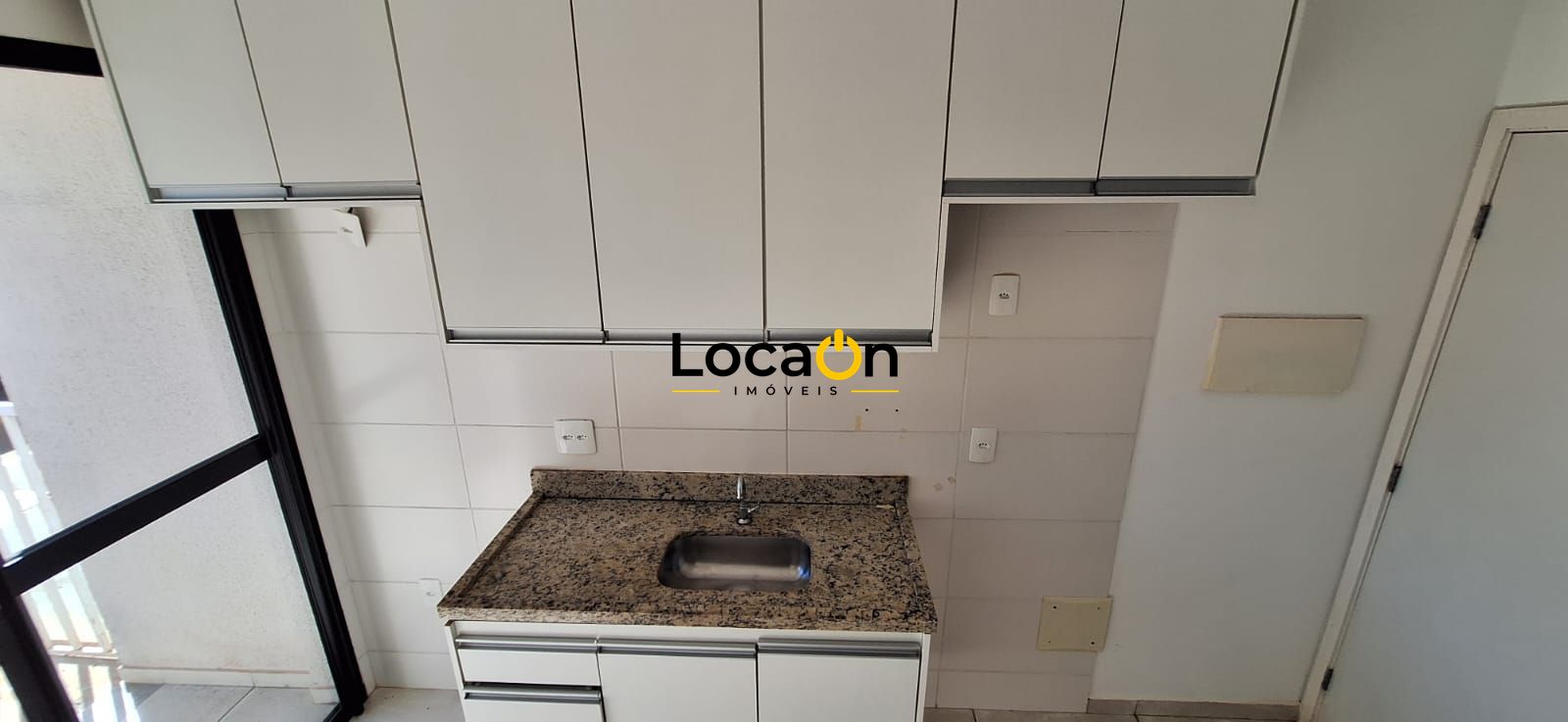 ALUGA- Apartamento 1 dormítório, 1 banheiro e vaga de garagem localizado e Bonfi