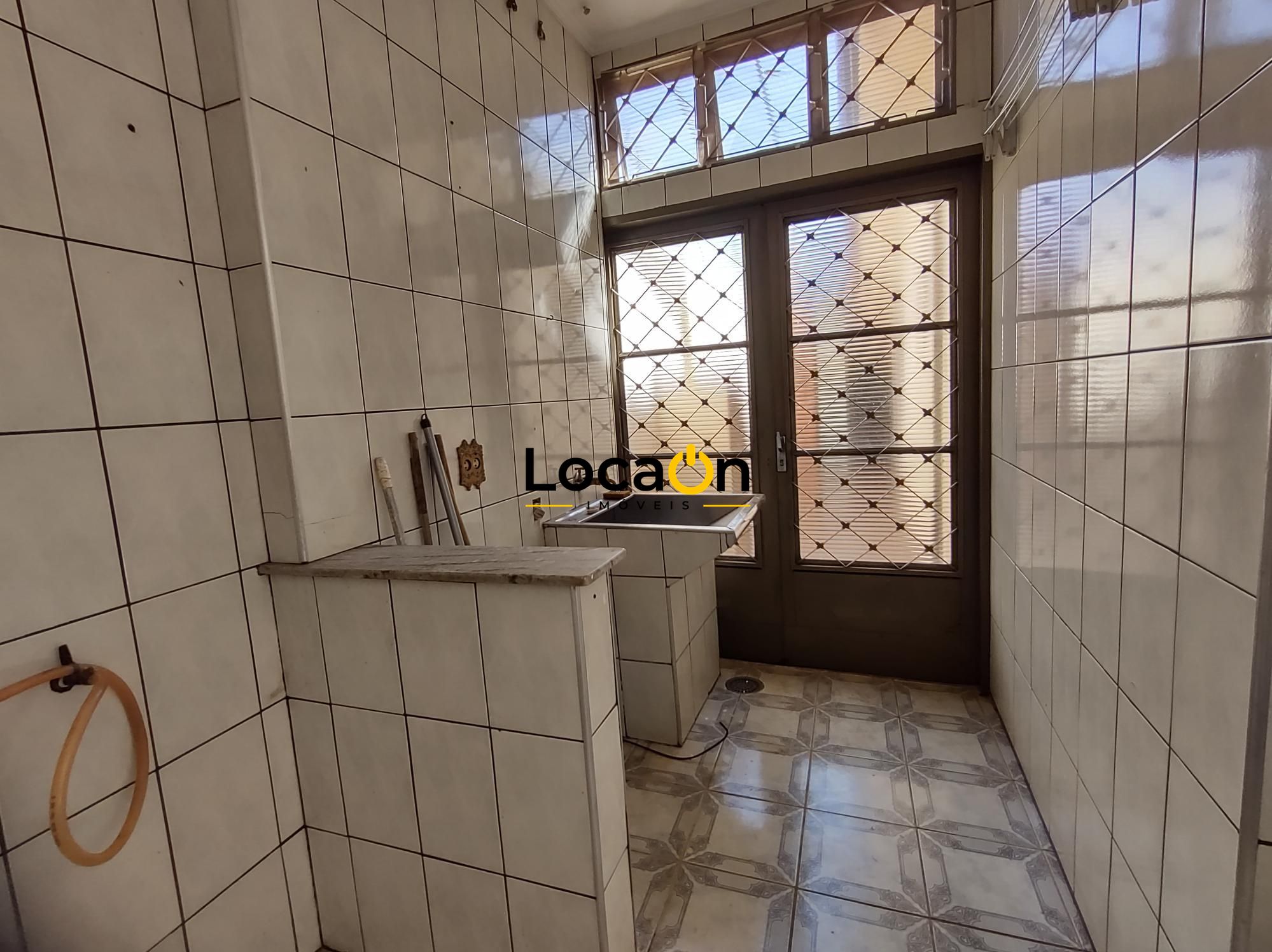 VENDE - Casa 3 dormitórios no Campos Eliseos - Ribeirão Preto