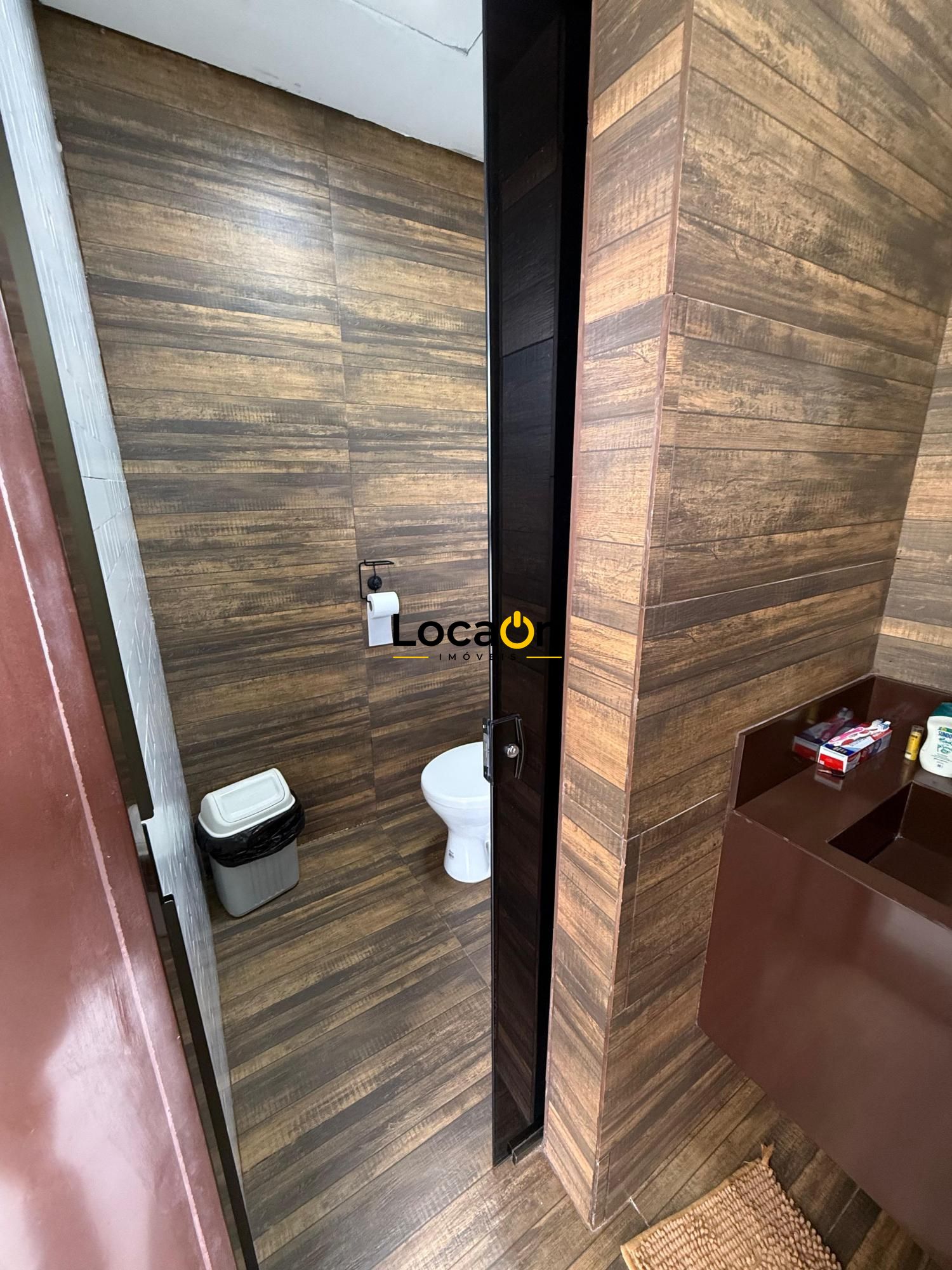 VENDE - Sitio em Esmeraldas-MG com Casa de luxo.