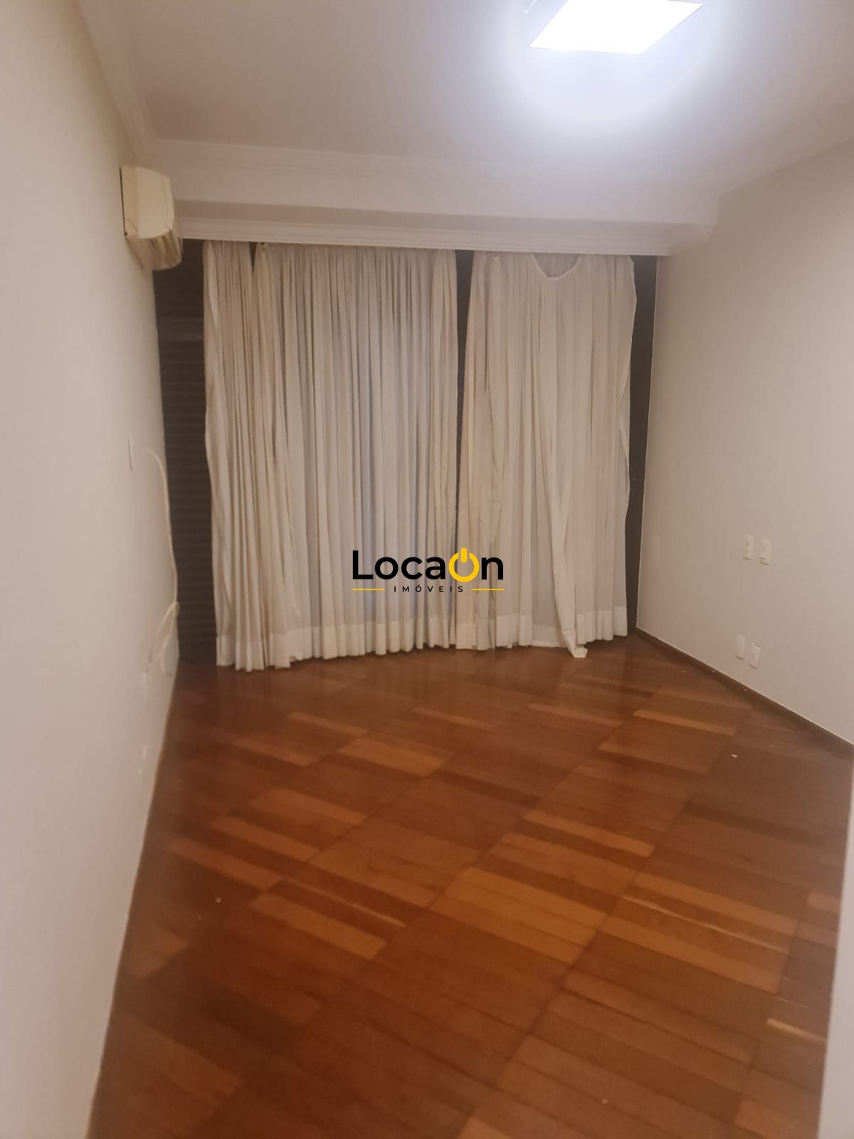 ALUGA - Apartamento com 4 Suítes, 317 m², "Edifício Barão Da Una" Centro - Ribei