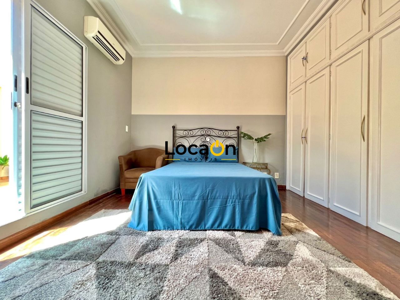 VENDE - Casa Térrea com 2 cozinhas, no barro do Ipiranga - Ribeirão preto