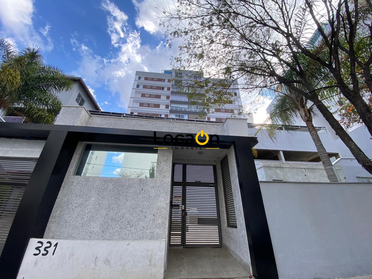 ALUGA-SE apartamento com 4 quartos no bairro Buritis em Belo Horizonte.