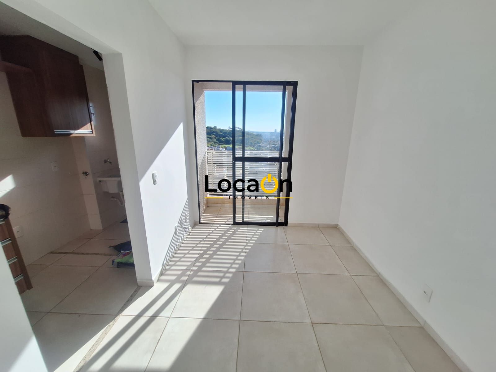 ALUGA- Apartamento 2 quartos, 1 banheiro, sacada localizado em Bonfim Paulista