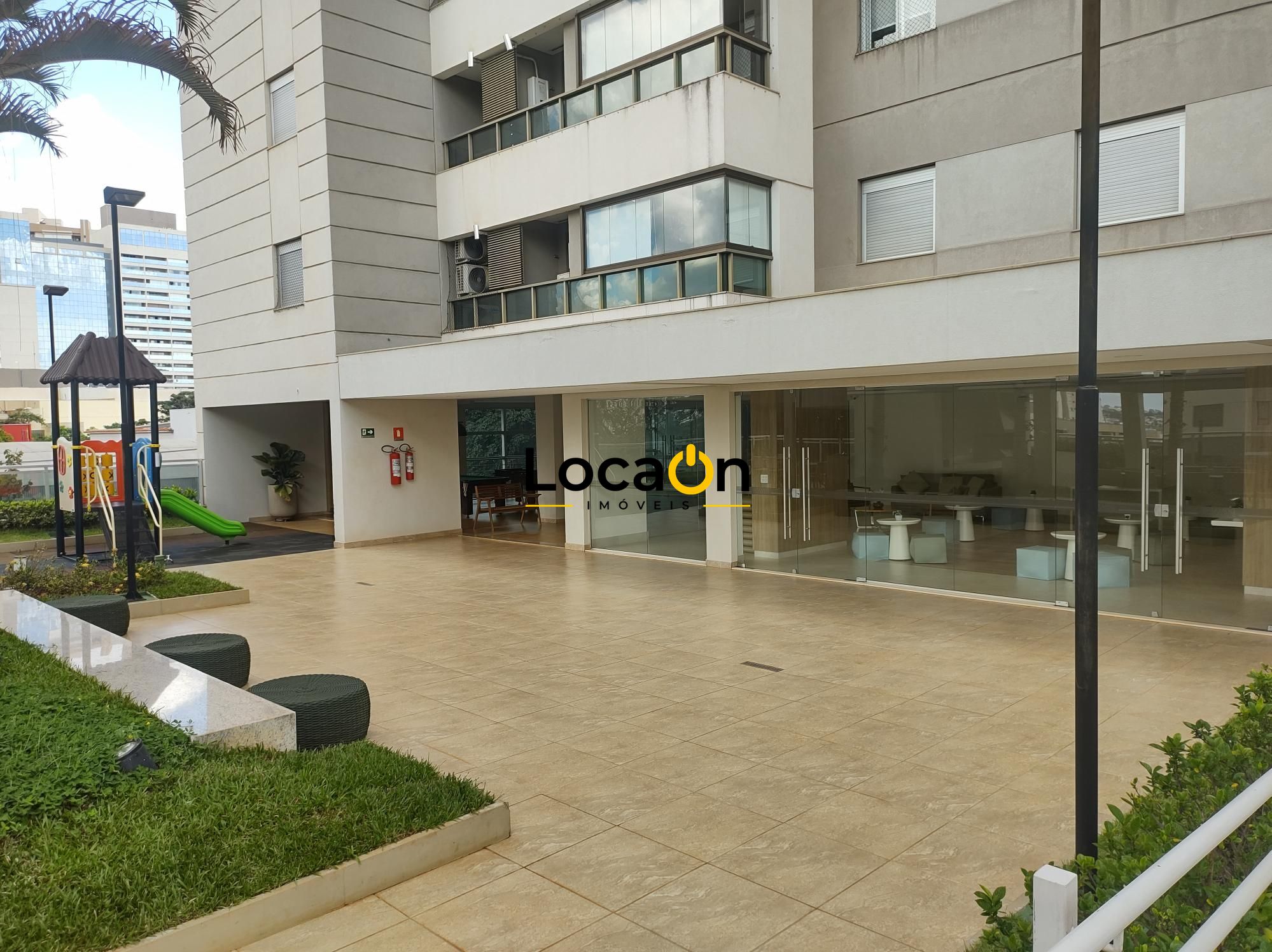 Alugo - Apartamento 2 quartos sendo 1 suíte próximo ao Parque Raia