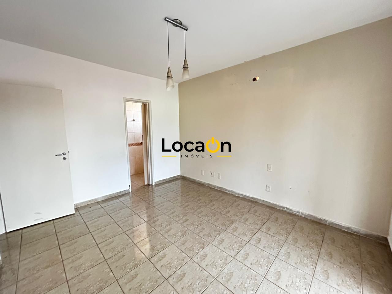 ALUGA - Casa/Sobrado 4 quartos com suítes - Bairro Jd Planalto - Goiânia