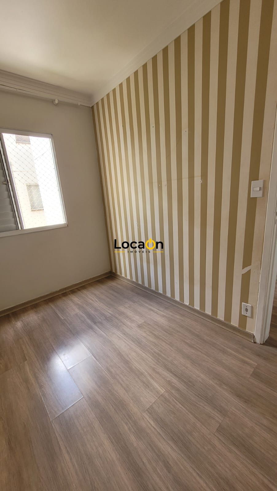 ALUGA- Apto 2 dormitórios com ar condicionado e vaga de garagem