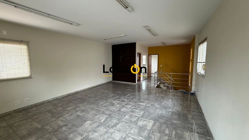 ALUGA casa comercial no bairro Serra em Belo Horizonte.